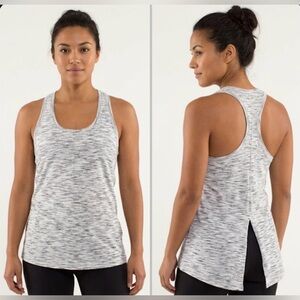 Lululemon - Salute the Sun Singlet II
Tiger Space Dye Black White